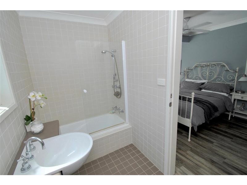 13 Caffery Circuit, Callala Beach NSW 2540