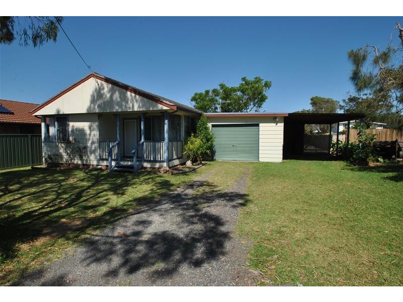33 Prince Edward Avenue, Culburra Beach NSW 2540