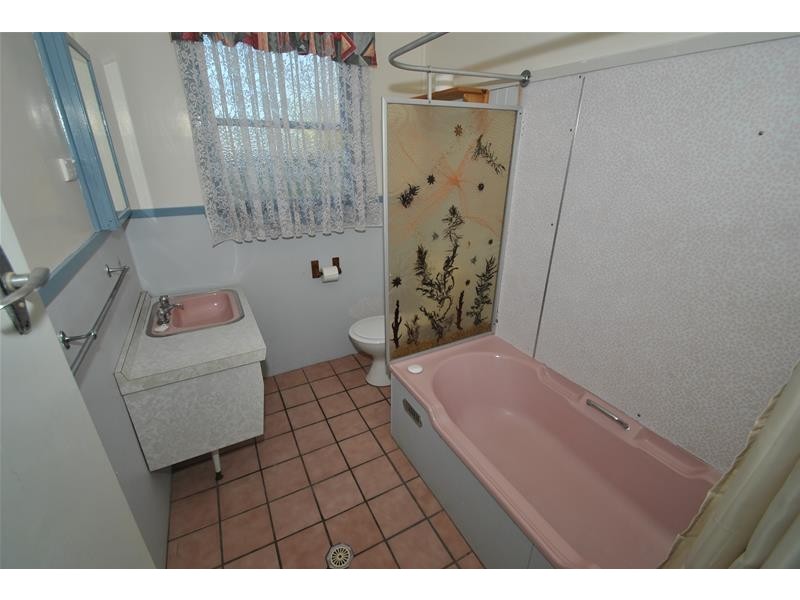 33 Prince Edward Avenue, Culburra Beach NSW 2540