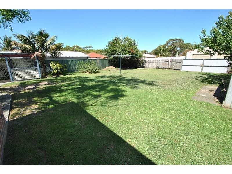 33 Prince Edward Avenue, Culburra Beach NSW 2540