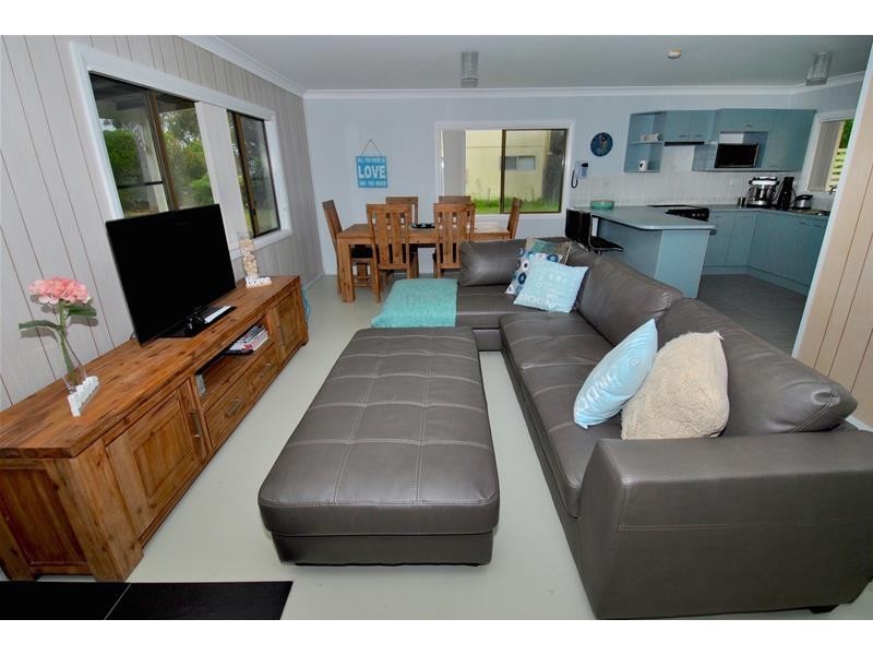 25 Sydney Avenue, Callala Bay NSW 2540