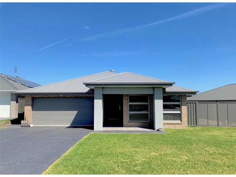 12 Petrel Close, South Nowra NSW 2541