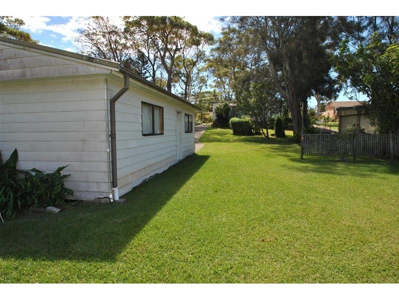 14 Orient Point Road, Culburra Beach NSW 2540