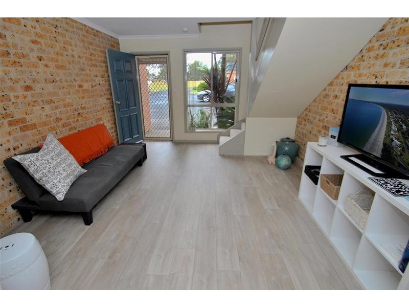 2/27 The Triangle, Culburra Beach NSW 2540