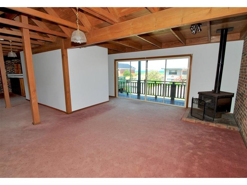 17 Lennox Road, Callala Beach NSW 2540