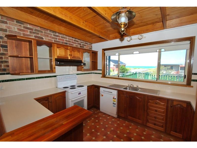 17 Lennox Road, Callala Beach NSW 2540