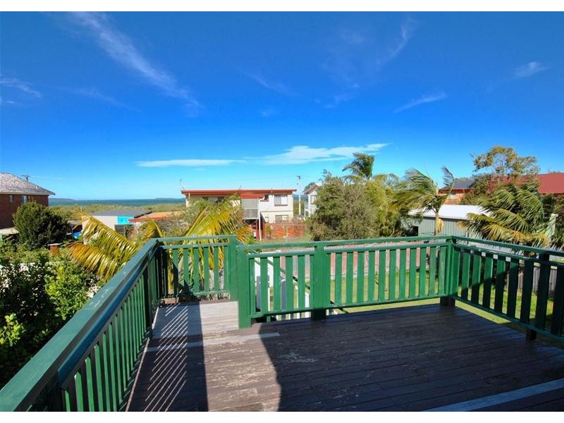 17 Lennox Road, Callala Beach NSW 2540
