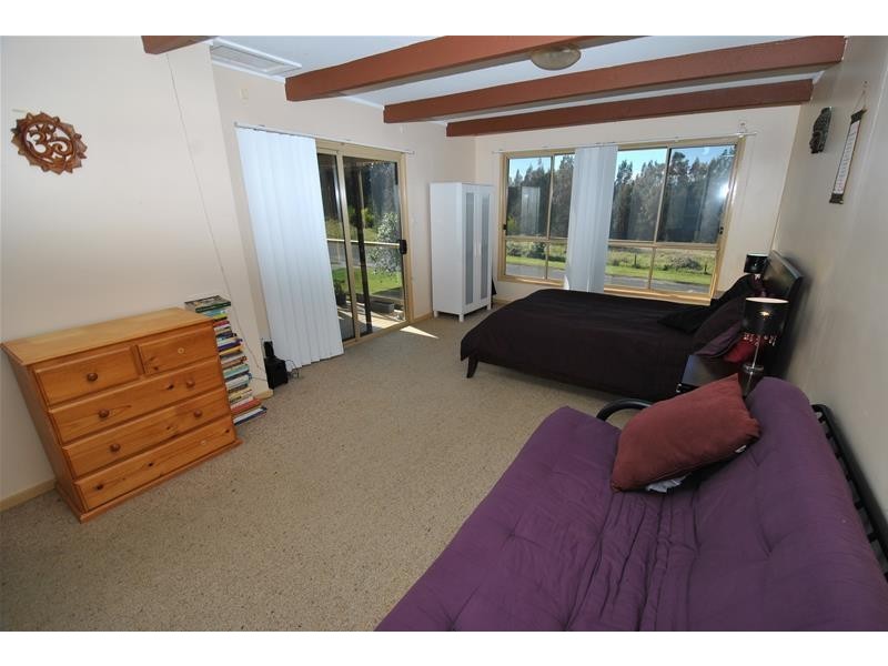 43 Orsova Parade, Orient Point NSW 2540