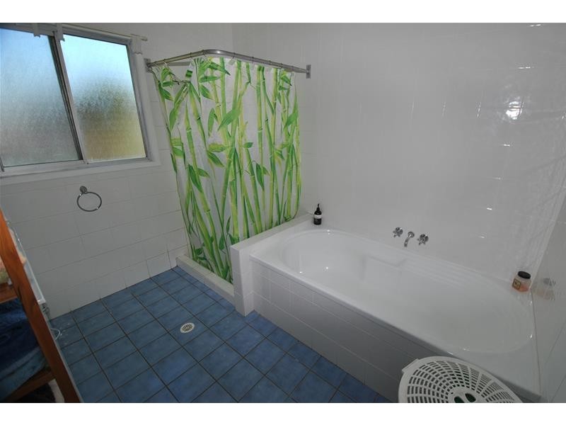 43 Orsova Parade, Orient Point NSW 2540