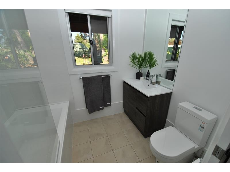 1A Orient Avenue, Orient Point NSW 2540