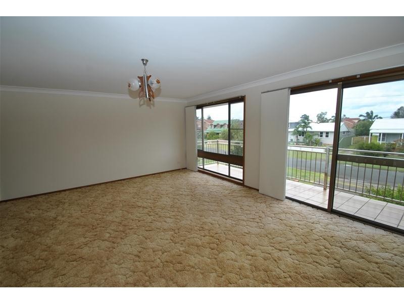 8 Lennox Road, Callala Beach NSW 2540