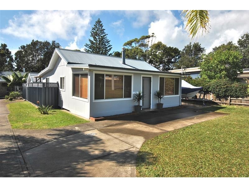 115 The Lake Circuit, Culburra Beach NSW 2540