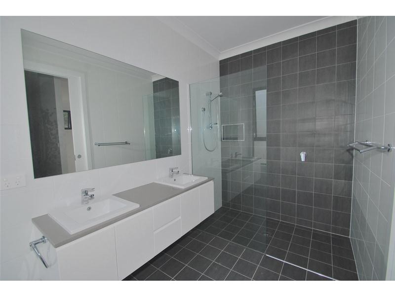 2/3 Sheaffe Street, Callala Bay NSW 2540