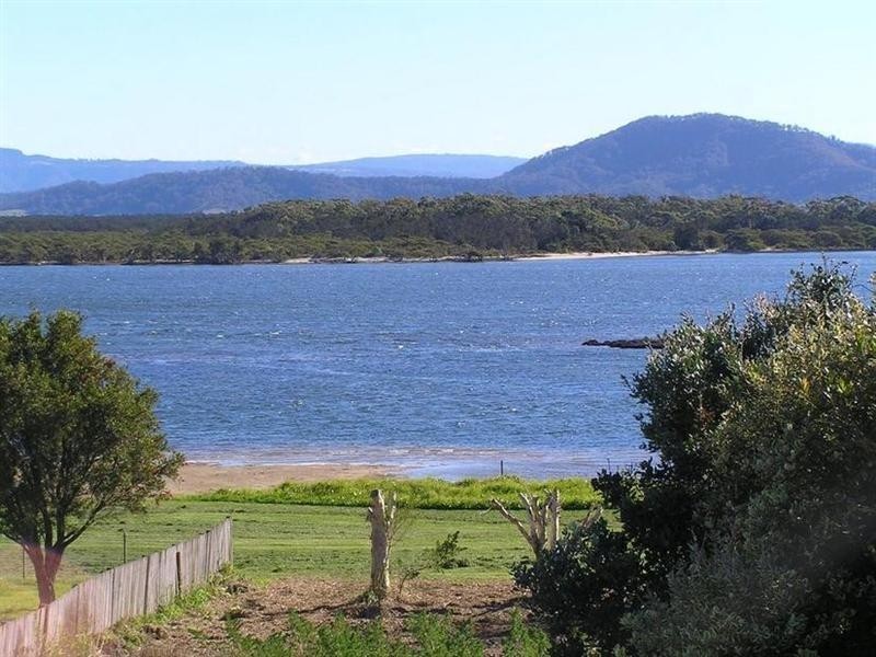 33 Orama Crescent, Orient Point NSW 2540