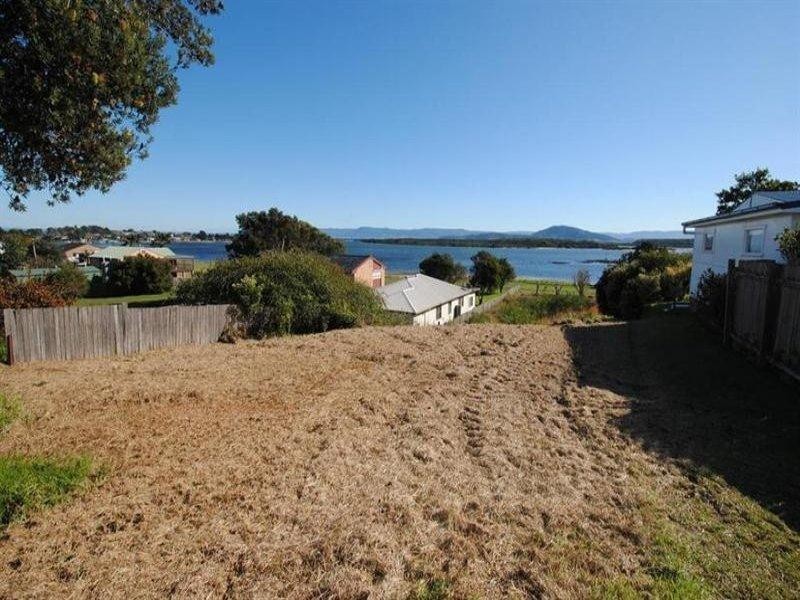 33 Orama Crescent, Orient Point NSW 2540