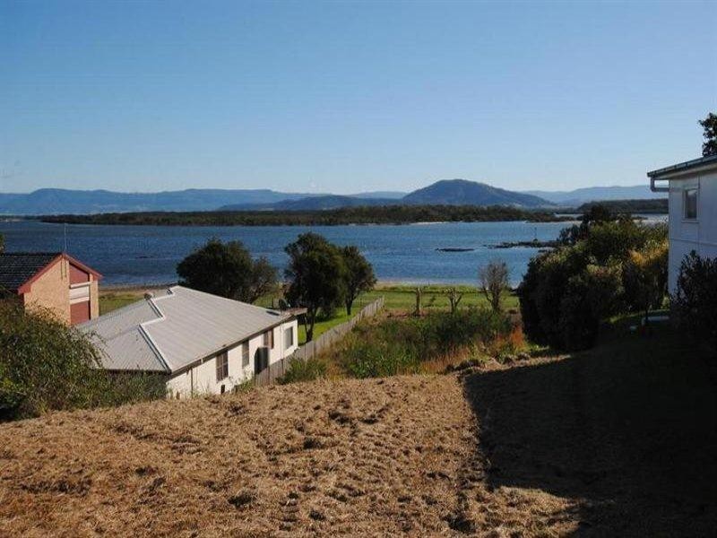 33 Orama Crescent, Orient Point NSW 2540