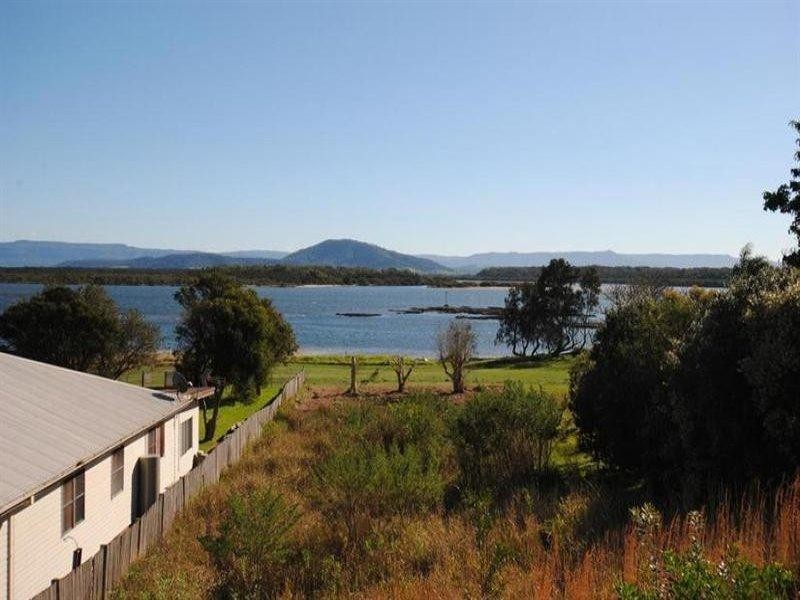 33 Orama Crescent, Orient Point NSW 2540