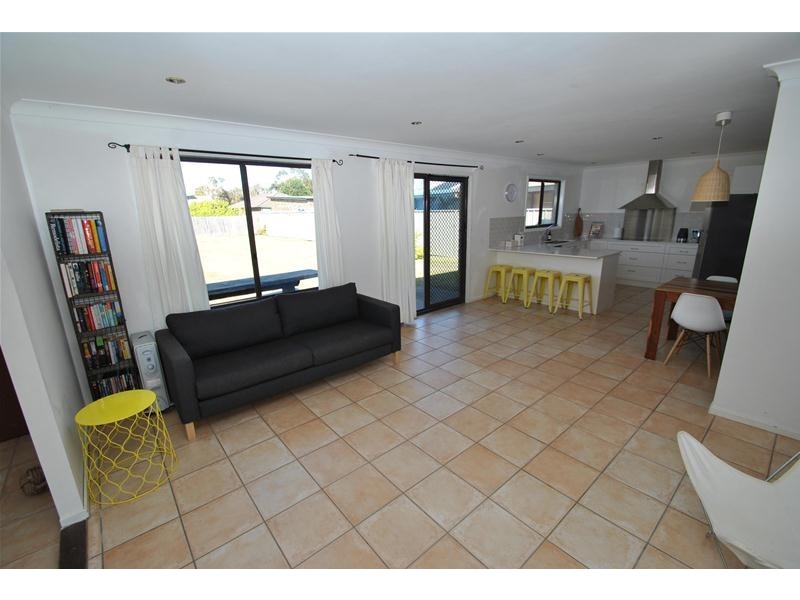 8 Glenholme Way, Culburra Beach NSW 2540