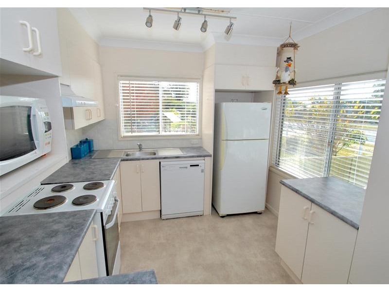 15 Carlton Crescent, Culburra Beach NSW 2540