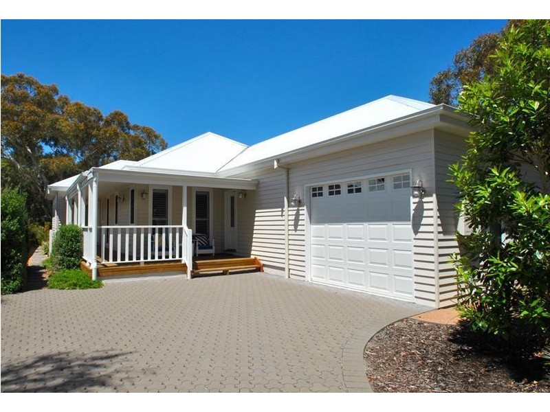 21 Sandlewood Cove, Callala Beach NSW 2540