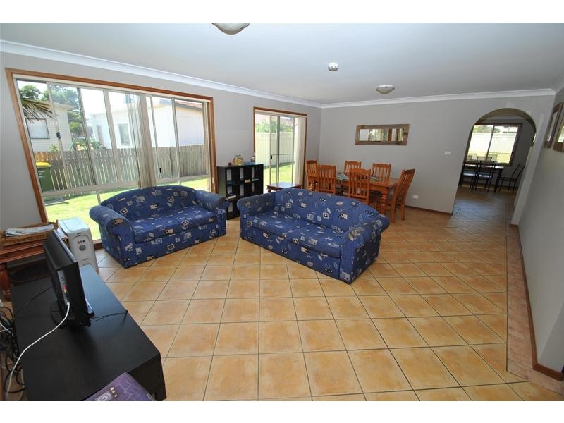 8b Mowbray Road, Culburra Beach NSW 2540