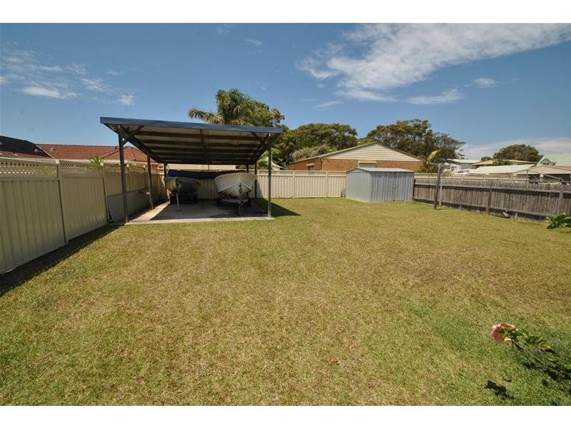 8b Mowbray Road, Culburra Beach NSW 2540