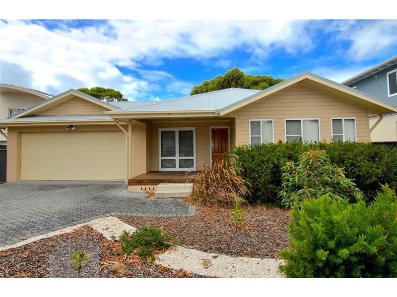 9 Sandlewood Cove, Callala Beach NSW 2540