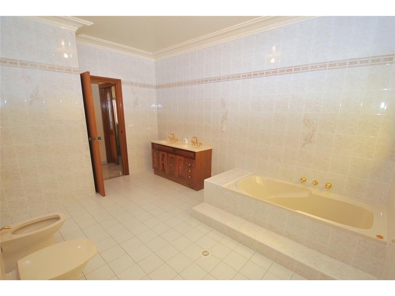 137 Queen Mary Street, Callala Beach NSW 2540