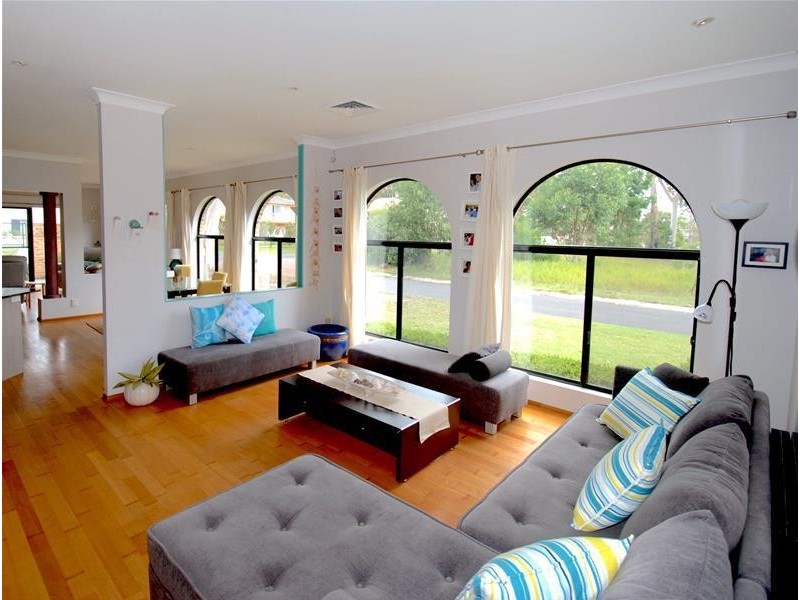 2 Superb Crescent, Callala Bay NSW 2540