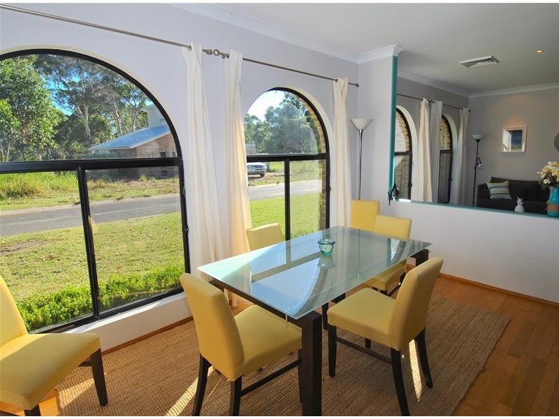 2 Superb Crescent, Callala Bay NSW 2540