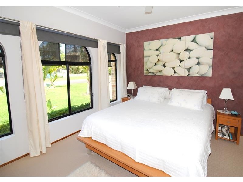 2 Superb Crescent, Callala Bay NSW 2540