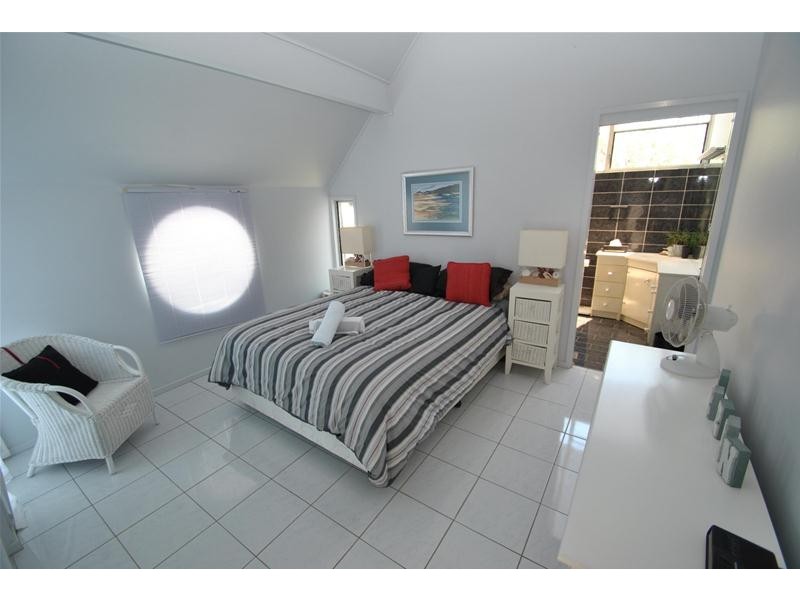 76 Eastbourne Avenue, Culburra Beach NSW 2540