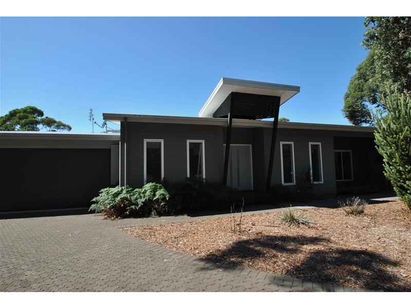 10 Oakwood Copse, Callala Beach NSW 2540