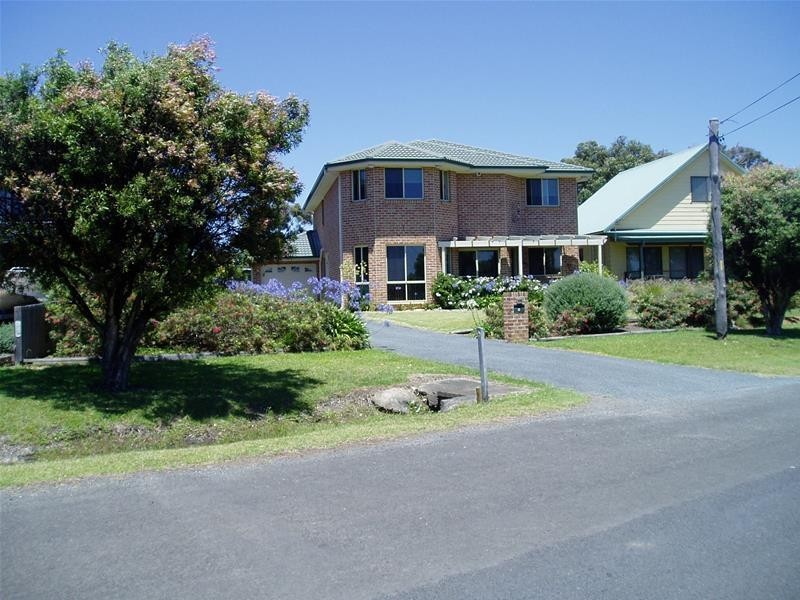 42 Orama Crescent, Orient Point NSW 2540