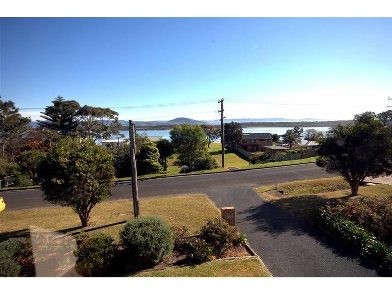 42 Orama Crescent, Orient Point NSW 2540