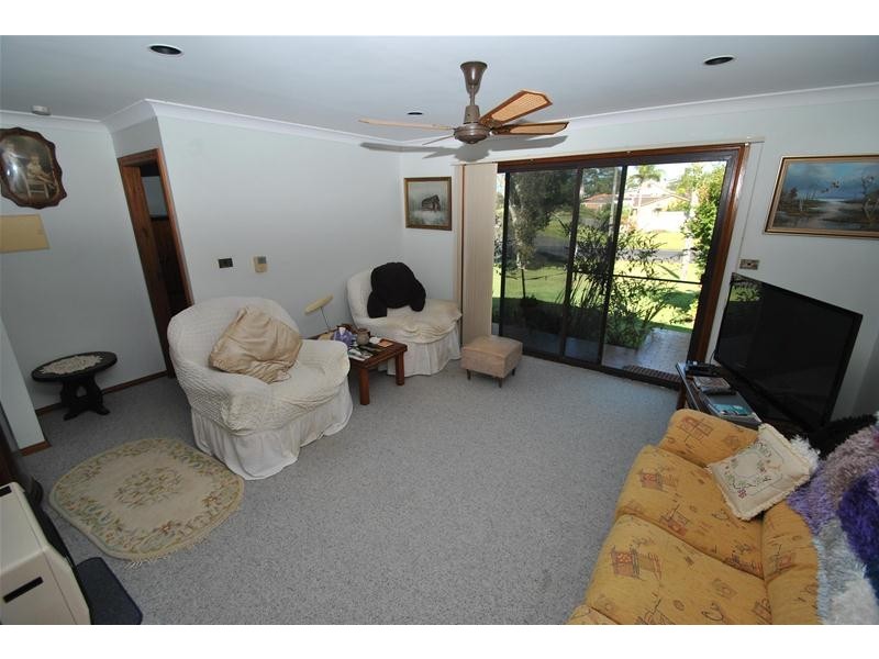 14 Orient Avenue, Orient Point NSW 2540