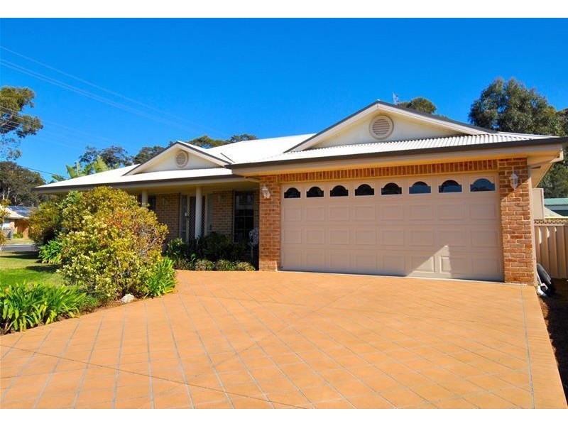 1 Stott Crescent, Callala Bay NSW 2540