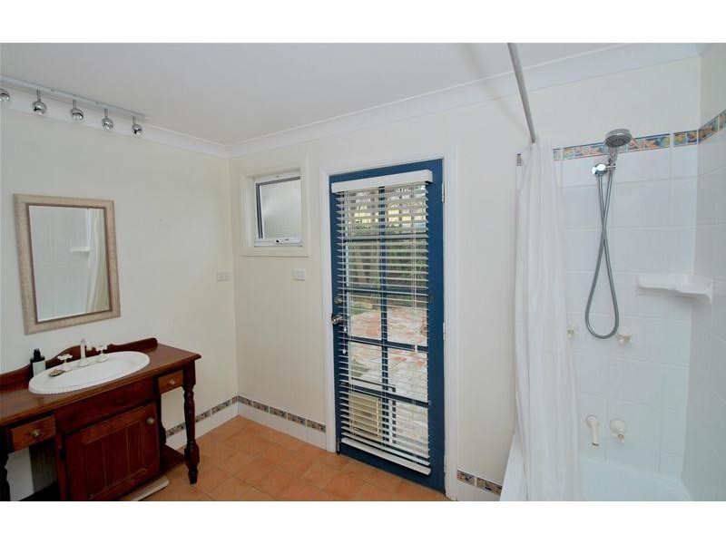 37 Hollingsworth Crescent, Callala Bay NSW 2540