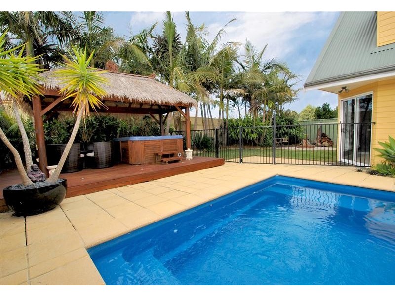 37 Hollingsworth Crescent, Callala Bay NSW 2540