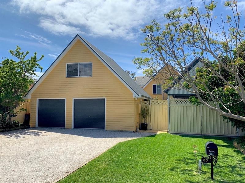 37 Hollingsworth Crescent, Callala Bay NSW 2540