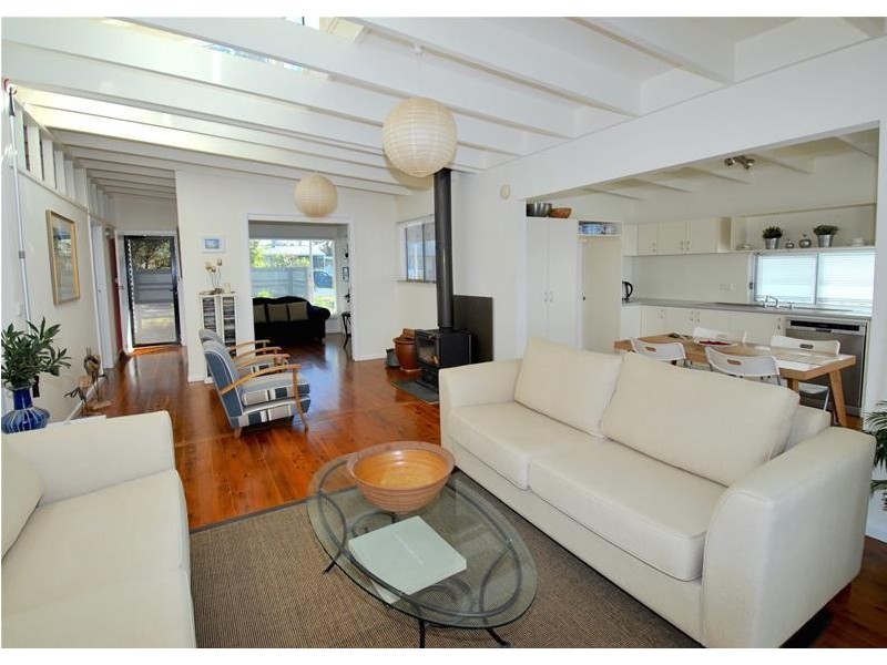 17 Watts Road, Callala Beach NSW 2540