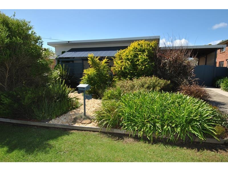 104 Prince Edward Avenue, Culburra Beach NSW 2540