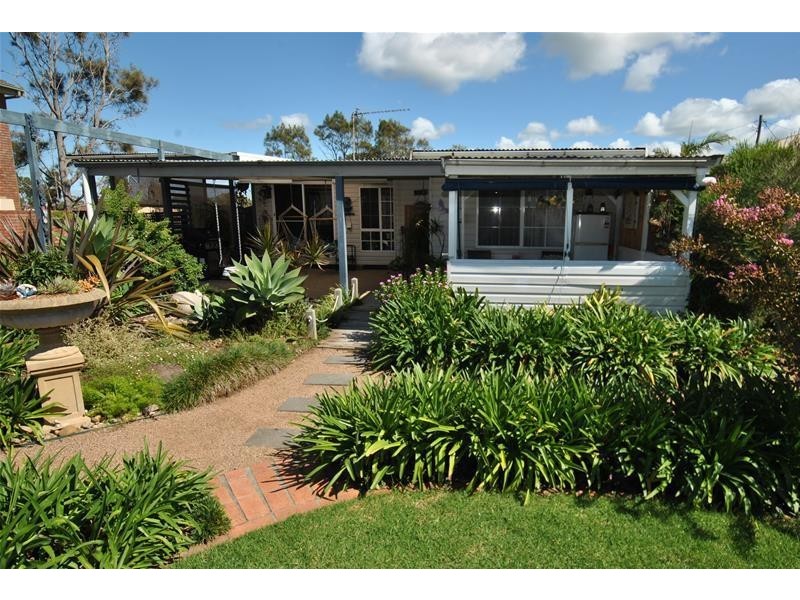 104 Prince Edward Avenue, Culburra Beach NSW 2540