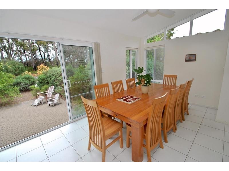 41 Caffery Circuit, Callala Beach NSW 2540