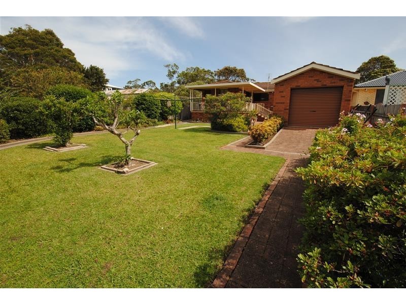 24 Carlton Crescent, Culburra Beach NSW 2540