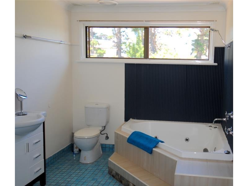 5 Roskell Road, Callala Beach NSW 2540