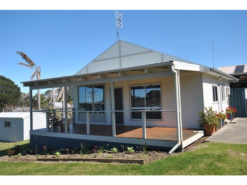 25 South Street, Greenwell Point NSW 2540