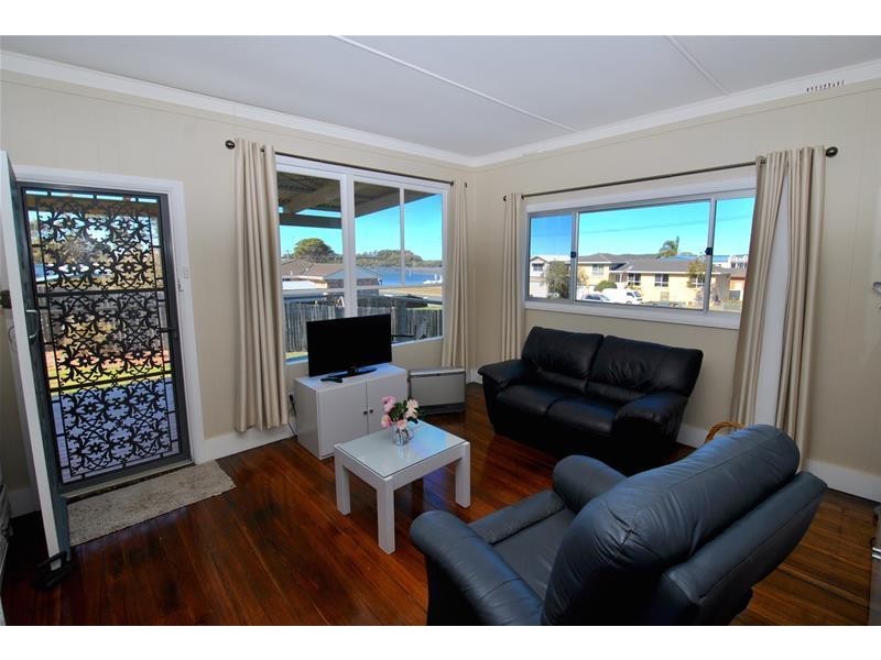 25 South Street, Greenwell Point NSW 2540