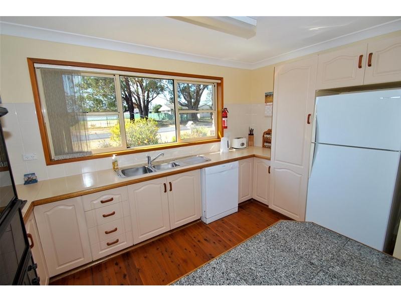 11 Greenbank Grove, Culburra Beach NSW 2540