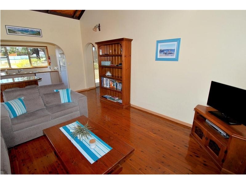 11 Greenbank Grove, Culburra Beach NSW 2540